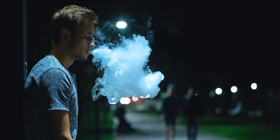 Report Finds Link Between Vaping and Serious Lung Issues